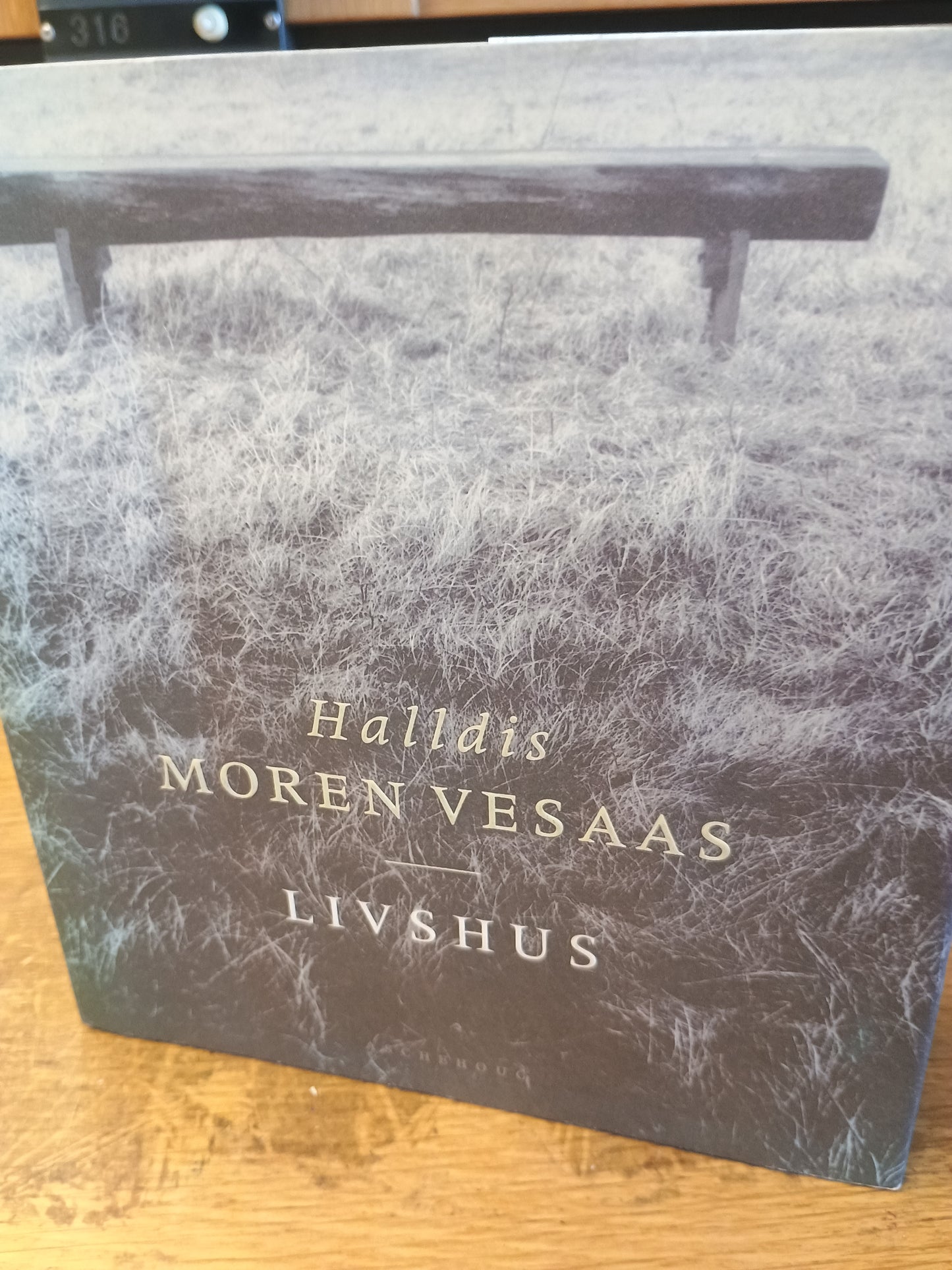 Livshus, Halldis Moren Vesaas