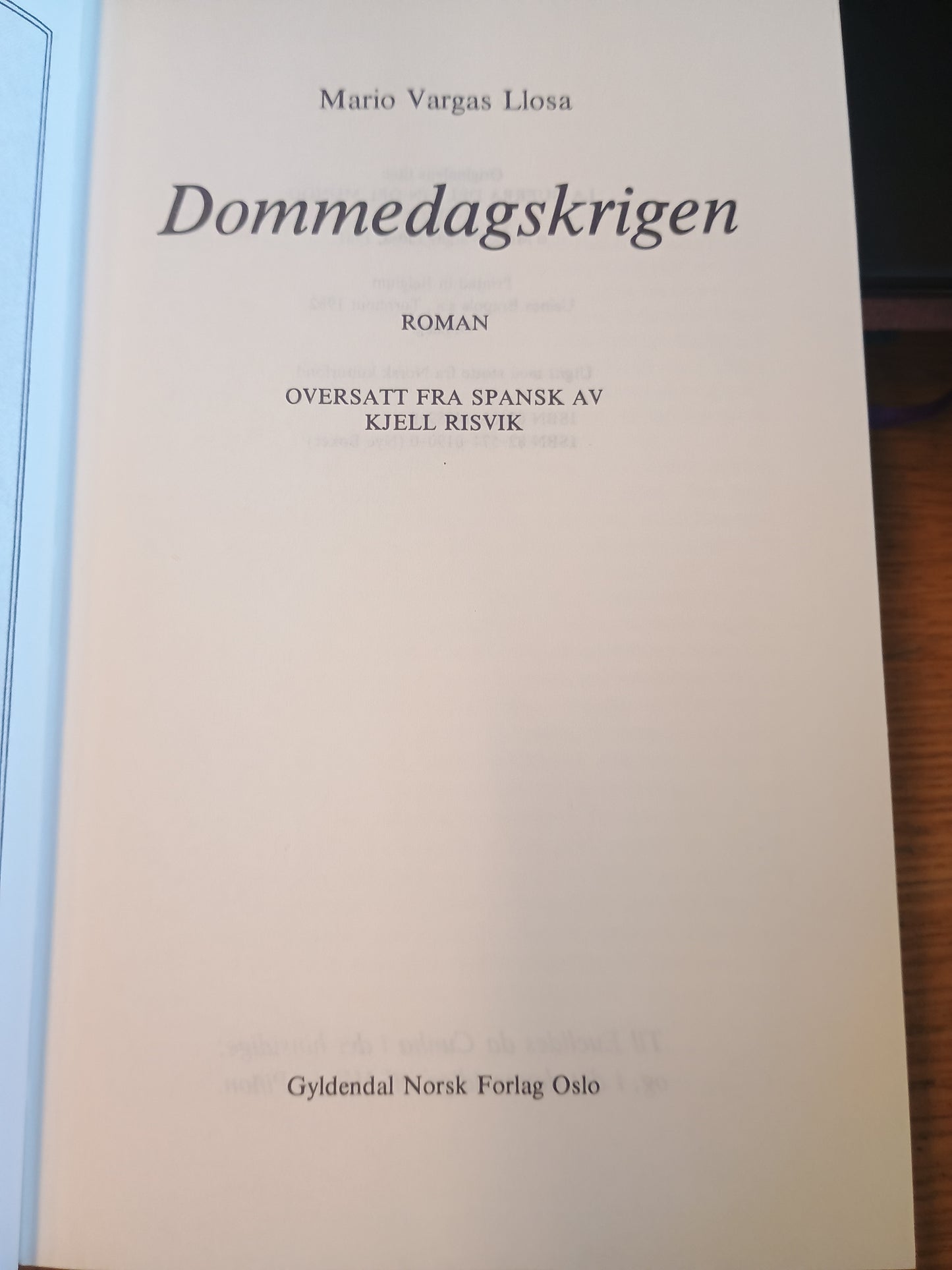 Dommedagskrigen, Mario Vargas Llosa