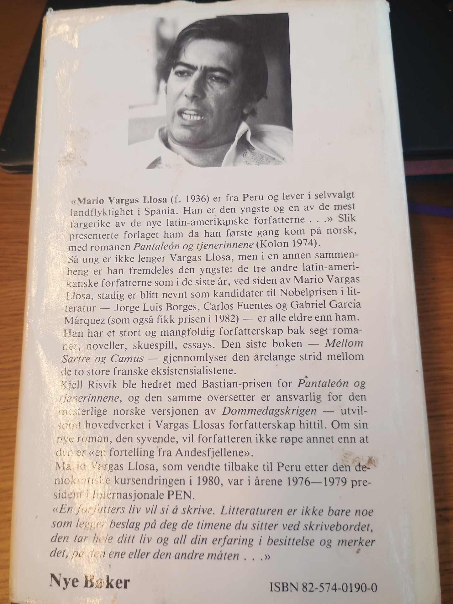 Dommedagskrigen, Mario Vargas Llosa