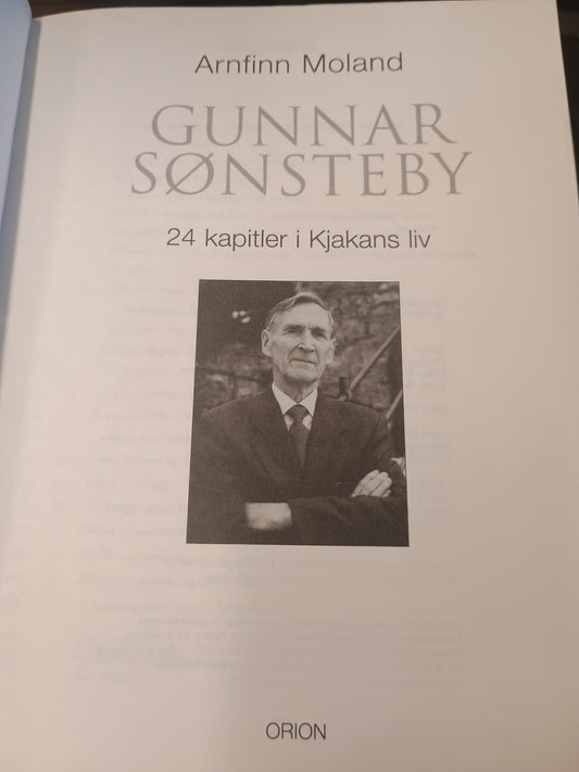 Gunnar Sønsteby, 24 kapitler i Kjakans liv, av Arnfinn Moland