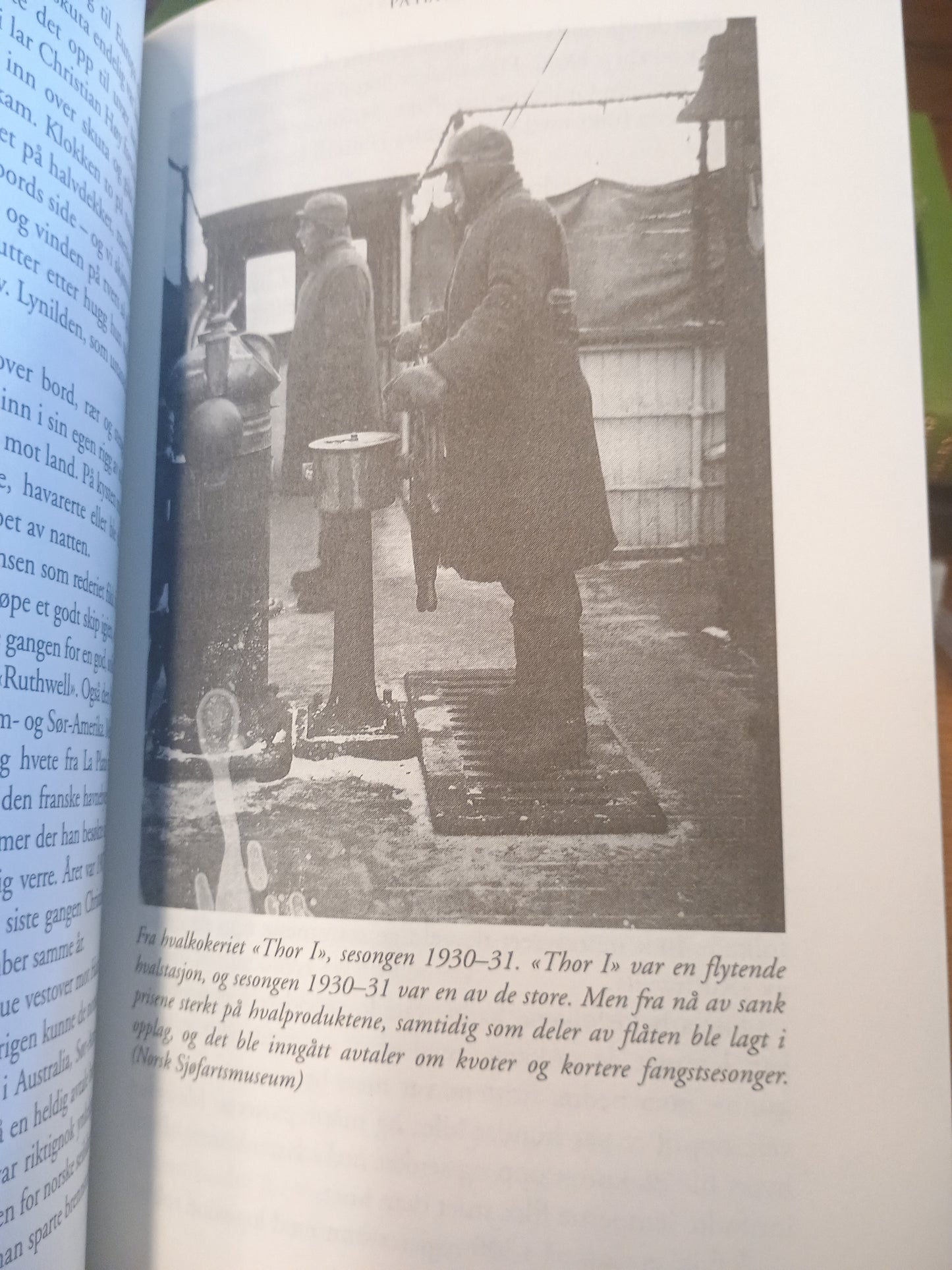 Historien om Norge, bok nr. 4, En ny arbeidsdag, Karsten Alnæs