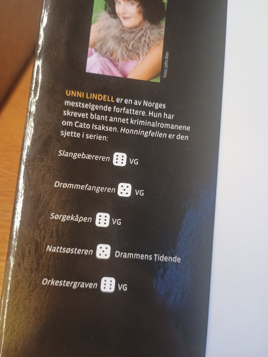 Honningfellen, Unni Lindell