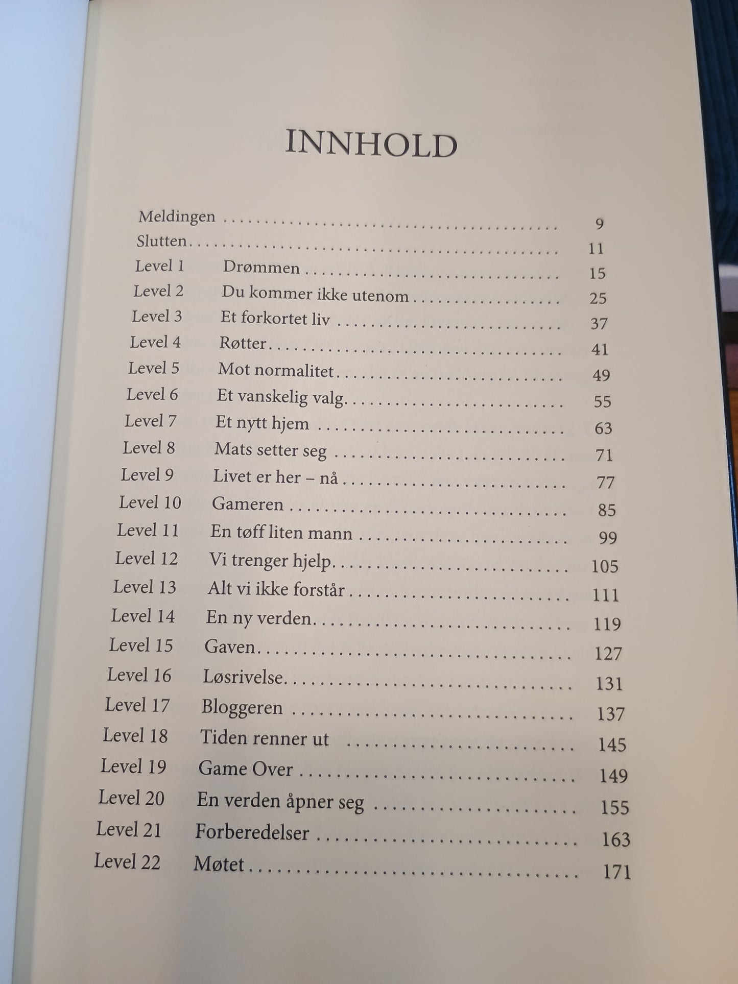 Om natten lyser stjernene, Robert Steen