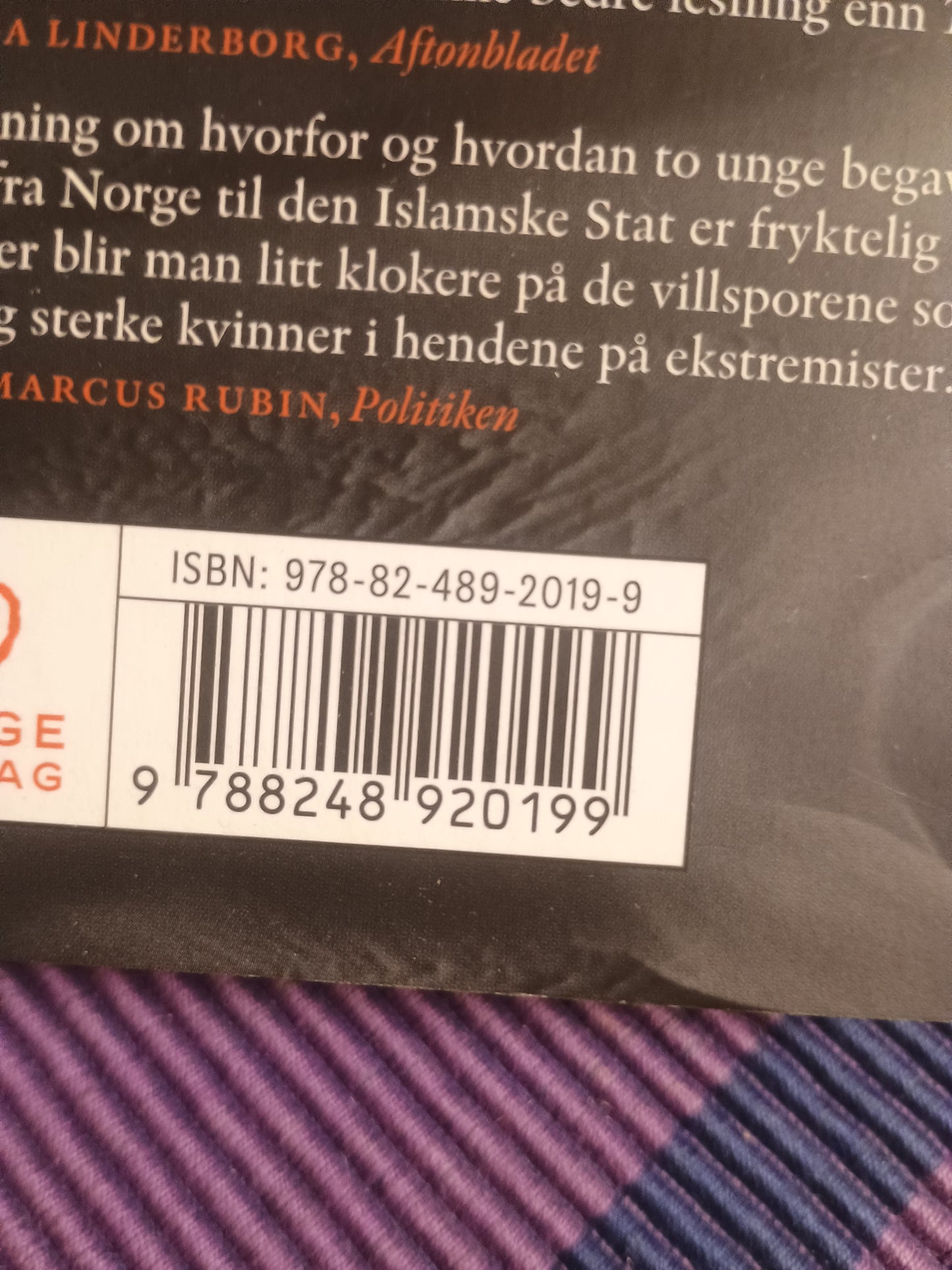 To søstre, Åsne Seierstad