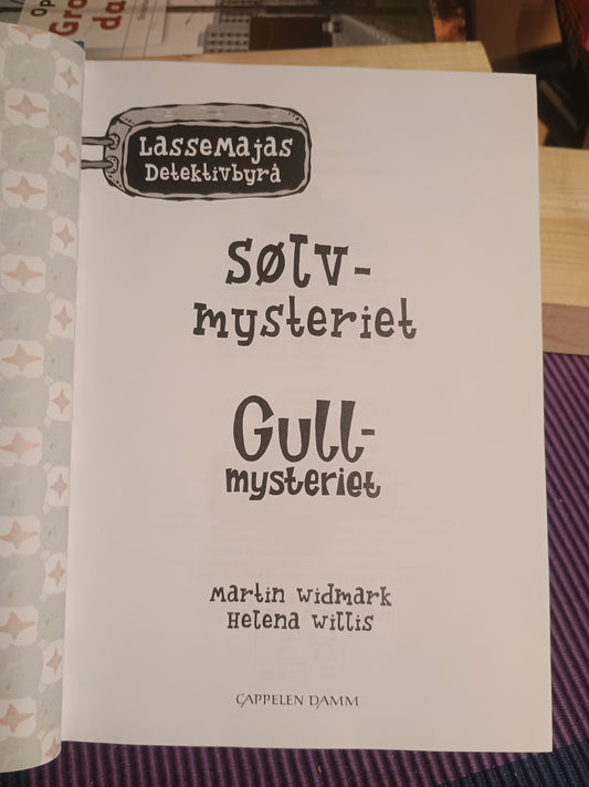 Sølvmysteriet. Gullmysteriet., Martin Widmark og Helena Willis