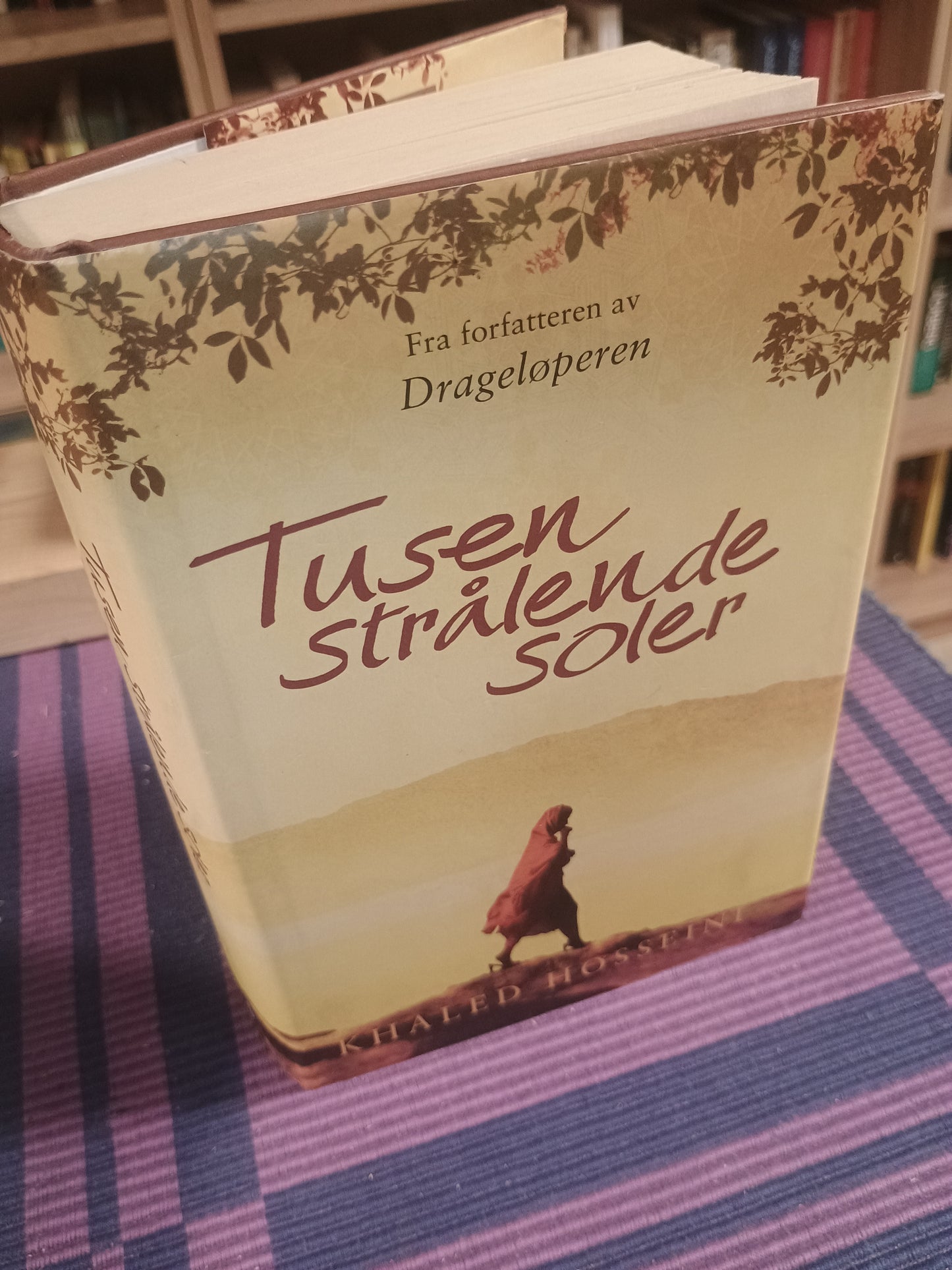 Tusen strålende soler, Khaled Hosseini