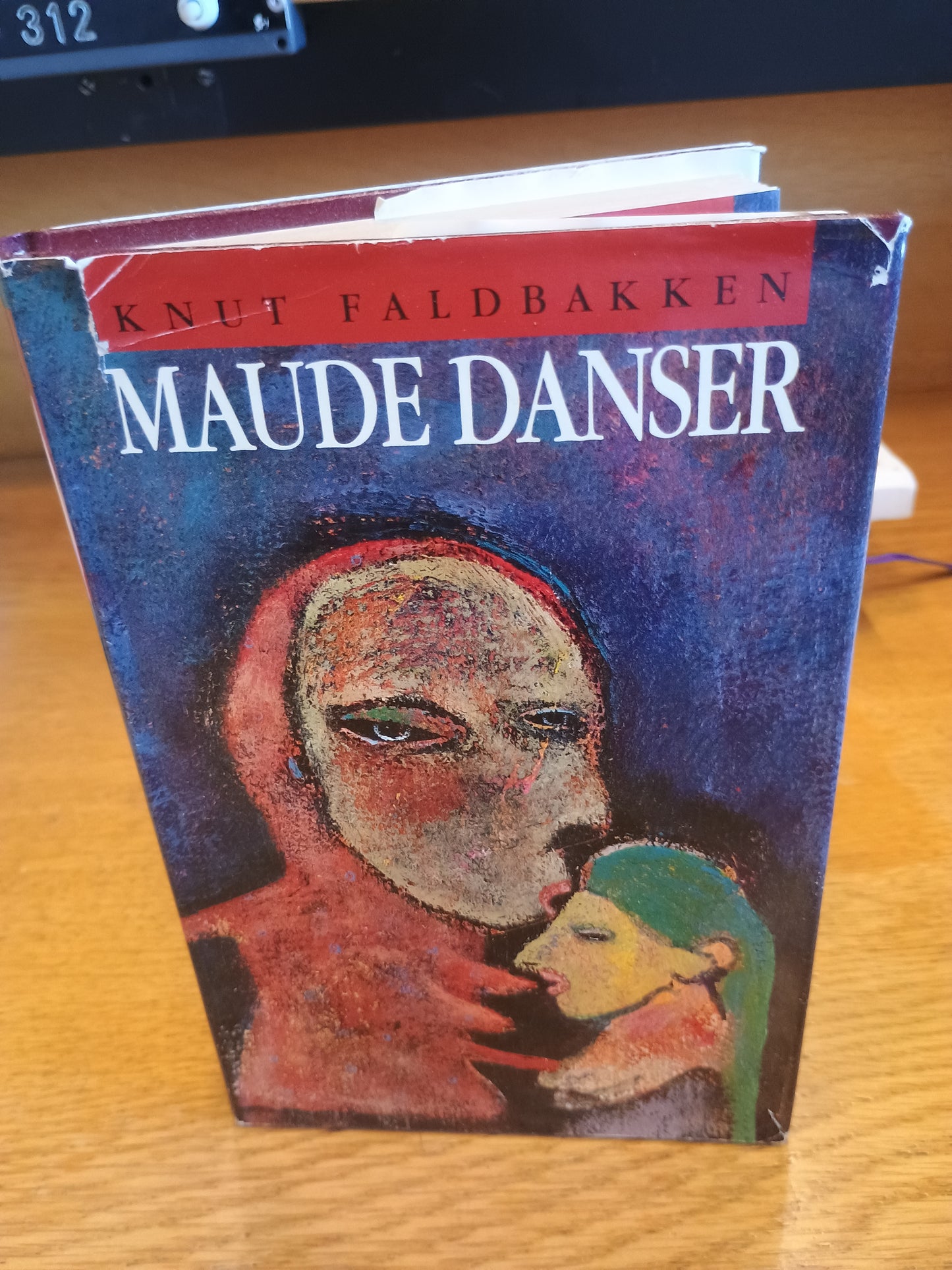 Maud danser, Knut Faldbakken