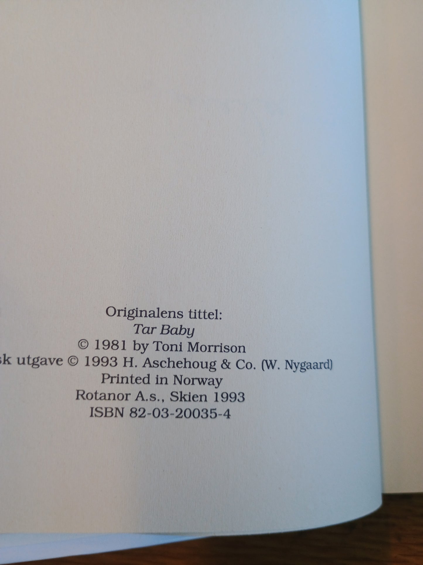 Dukke i bek, Toni Morrison