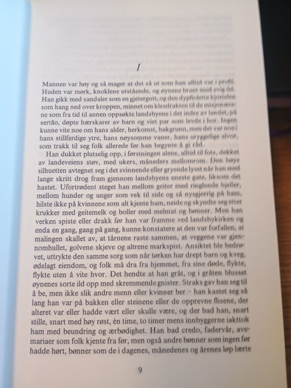 Dommedagskrigen, Mario Vargas Llosa