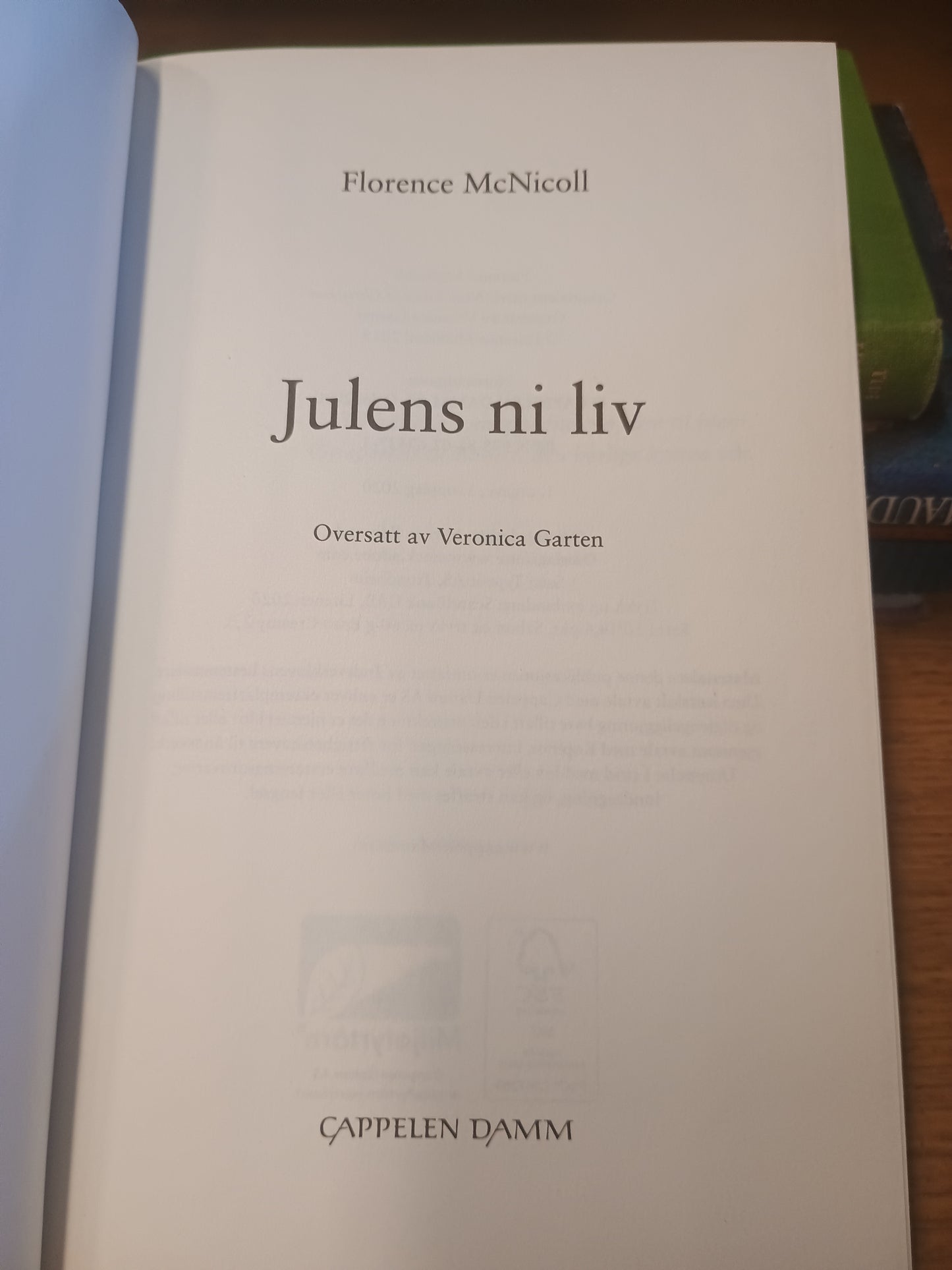 Julens ni liv, Florence McNicoll