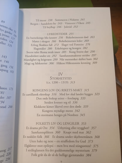 Historien om Norge, bok nr. 1, Det ligger et land, Karsten Alnæs