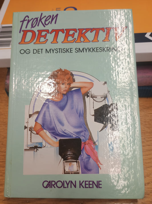 Frøken Detektiv og det mystiske smykkeskrinet, Carolyn, Keene