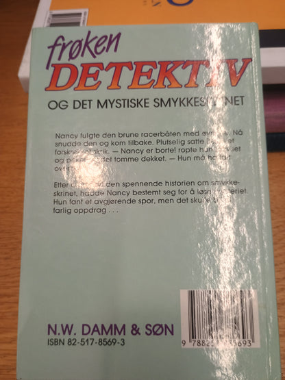 Frøken Detektiv og det mystiske smykkeskrinet, Carolyn, Keene