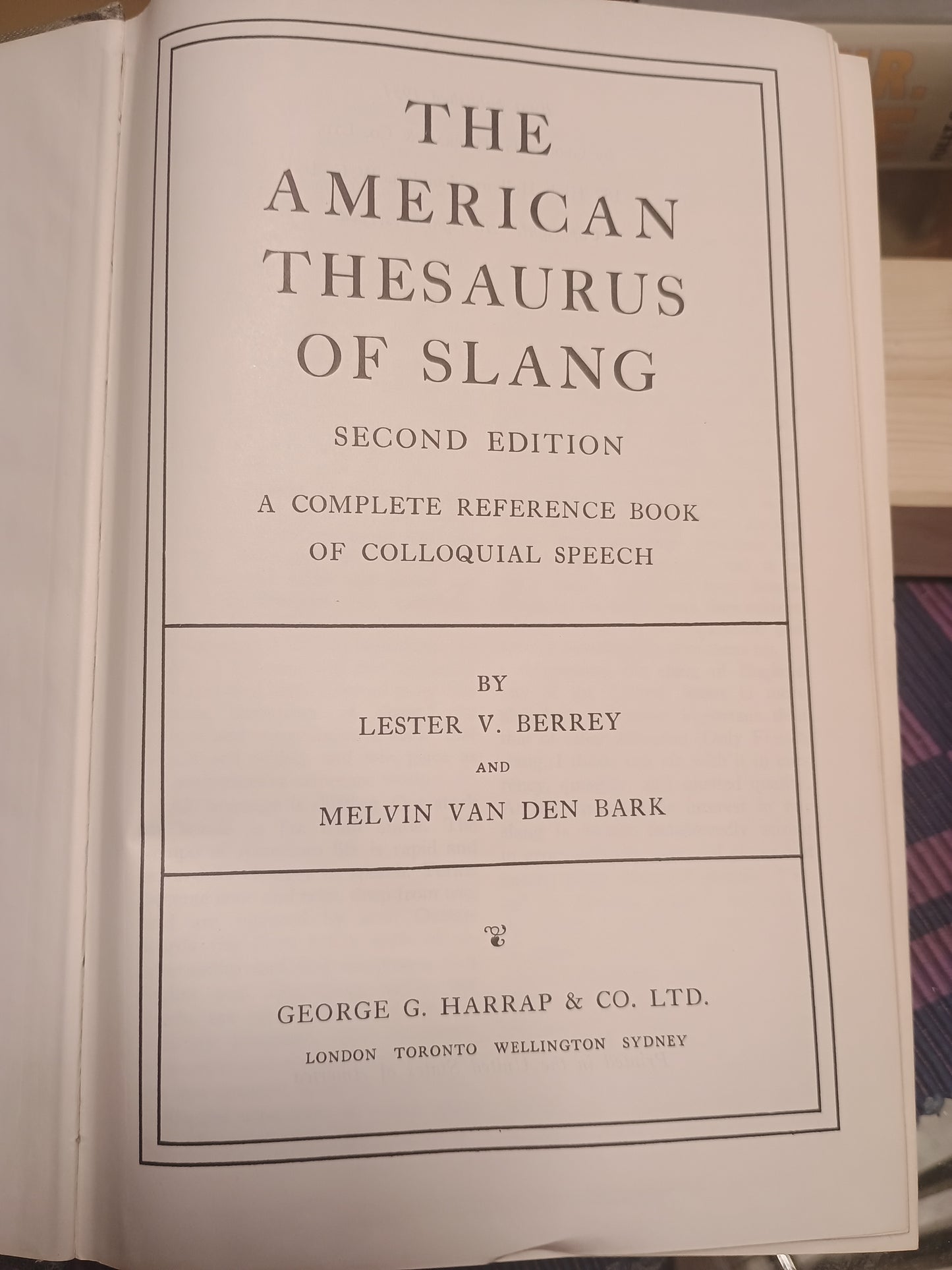 The American Thesaurus of Slang, Lester V. Berrey og Melvin van den Bark