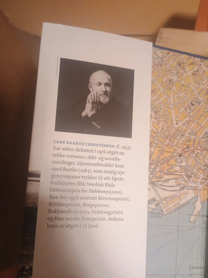 Byens spor II: Maj, Lars Saabye Christensen