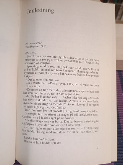 Operasjon Tortugas, Robert Ludlum