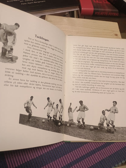 Se og lær: Fotball i bilder, Arne Brustad