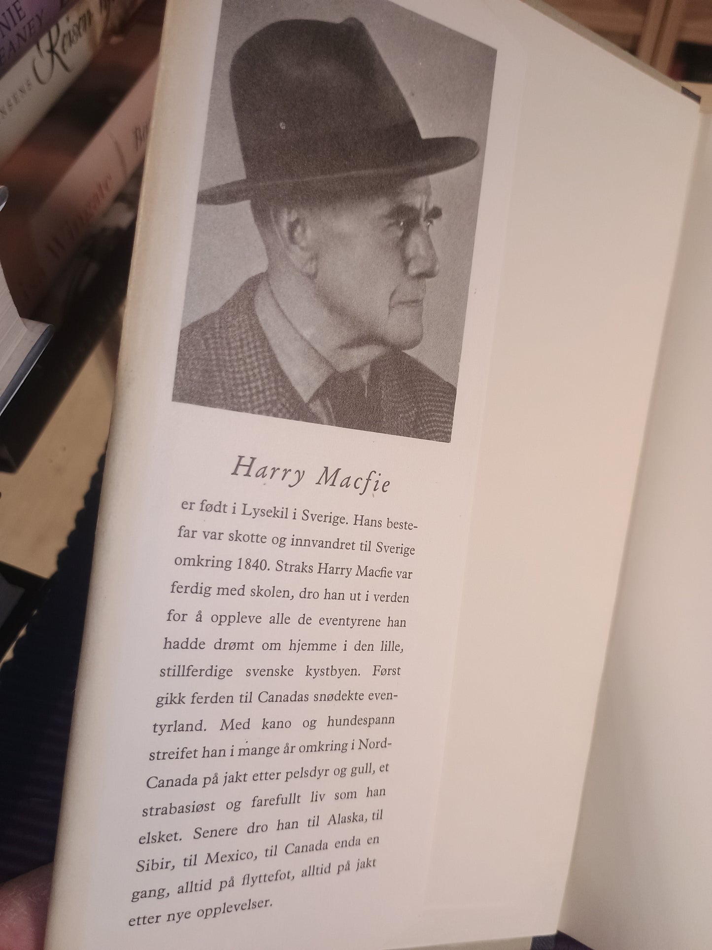 Gullgraver og pelsjeger, Harry Macfie