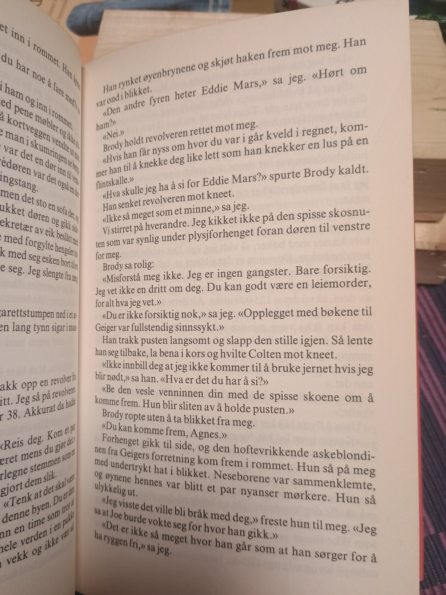 Den lange søvnen, Raymond Chandler