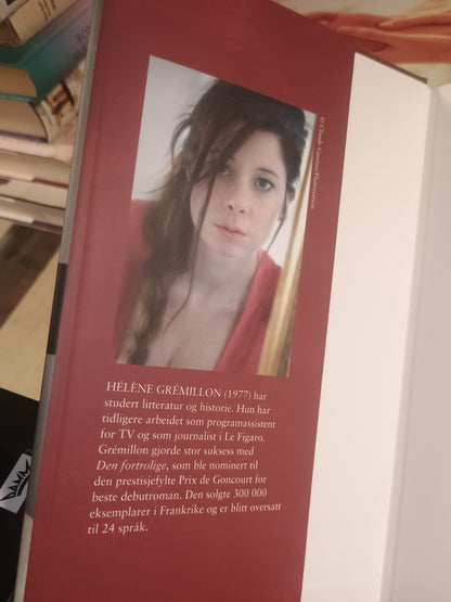 Mysteriet Lisandra P., Hėlène Crėmillon