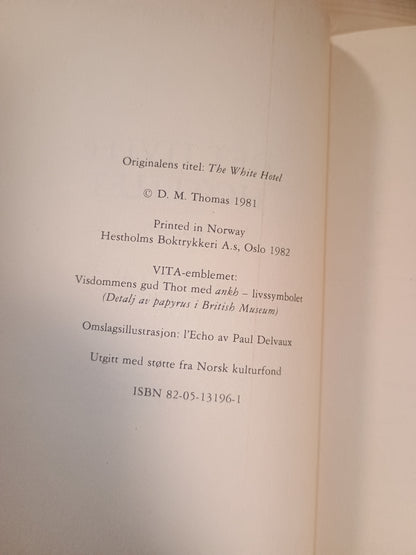Det hvite hotellet, D. M. Thomas