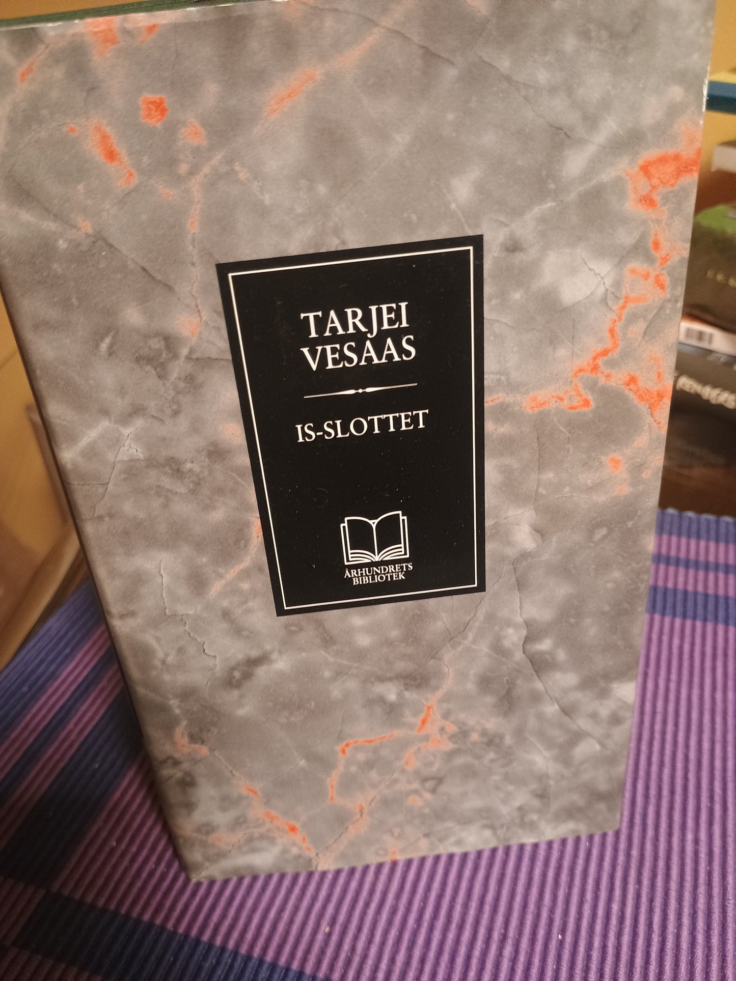 Is-slottet, Tarjei Vesaas