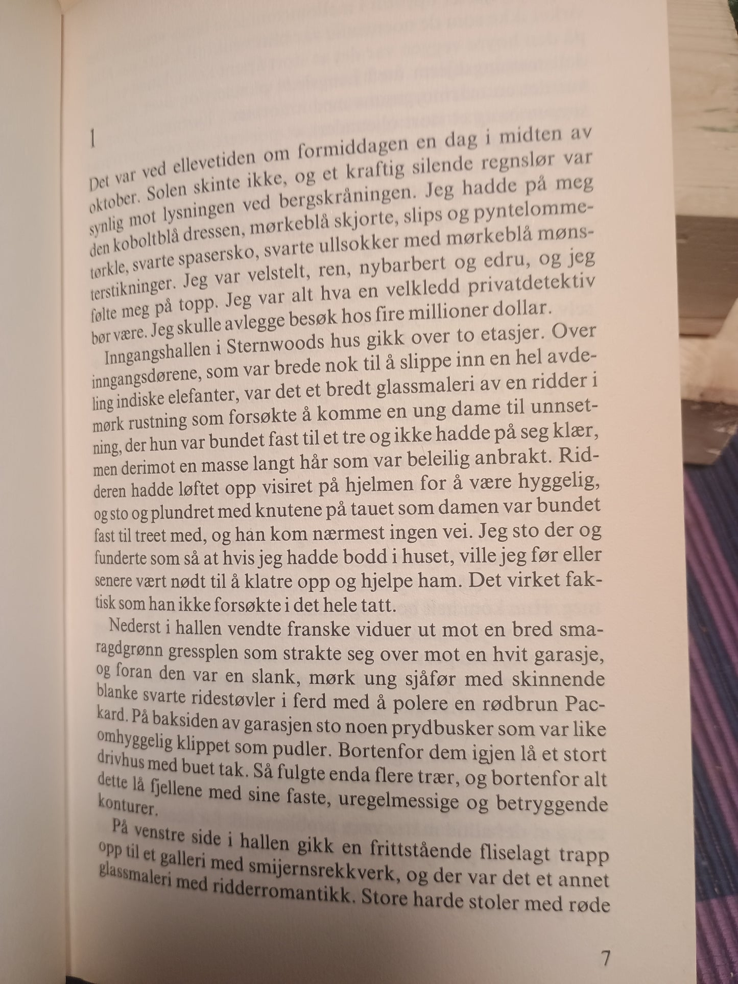 Den lange søvnen, Raymond Chandler