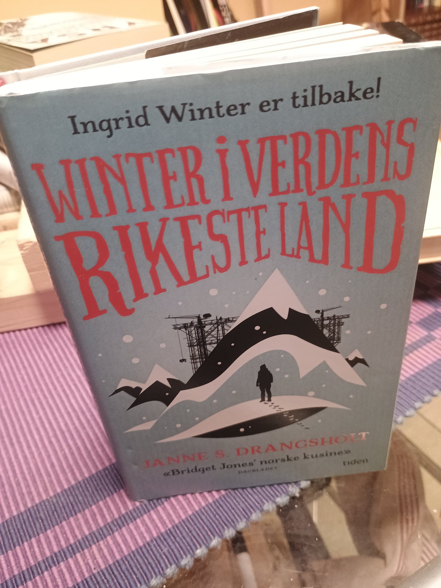 Winter i verdens rikeste land, Janne S. Drangsholt