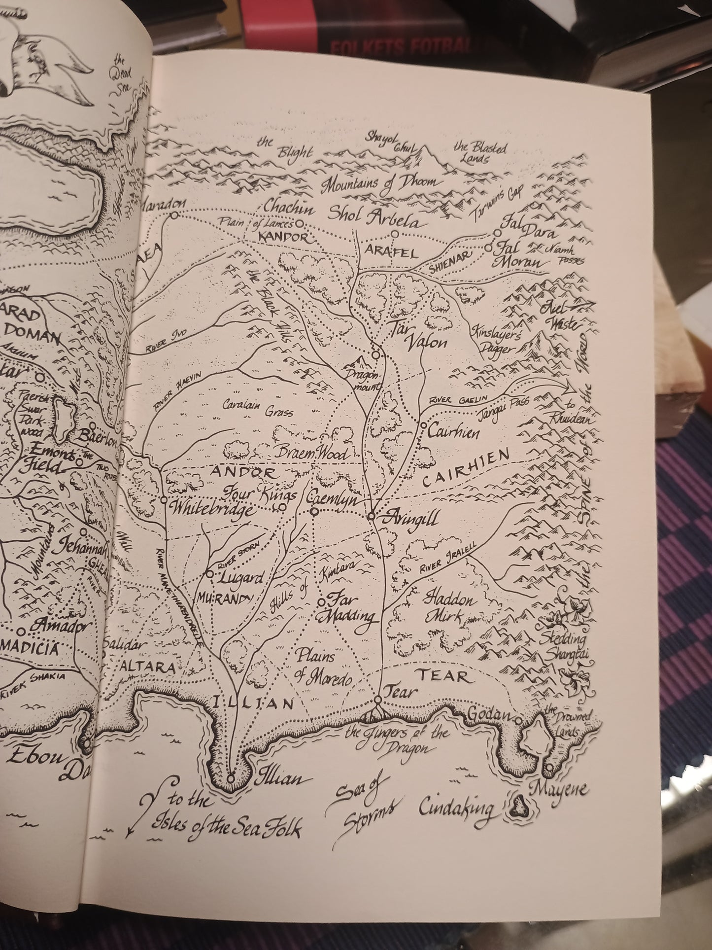 Crossroads of Twilight, Robert Jordan