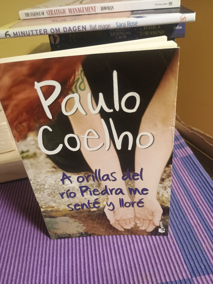 A orillas del río Piedra me senté y lloré