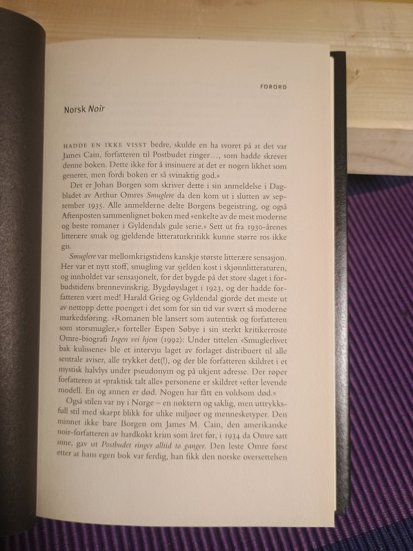 Smuglere, Arthur Omre