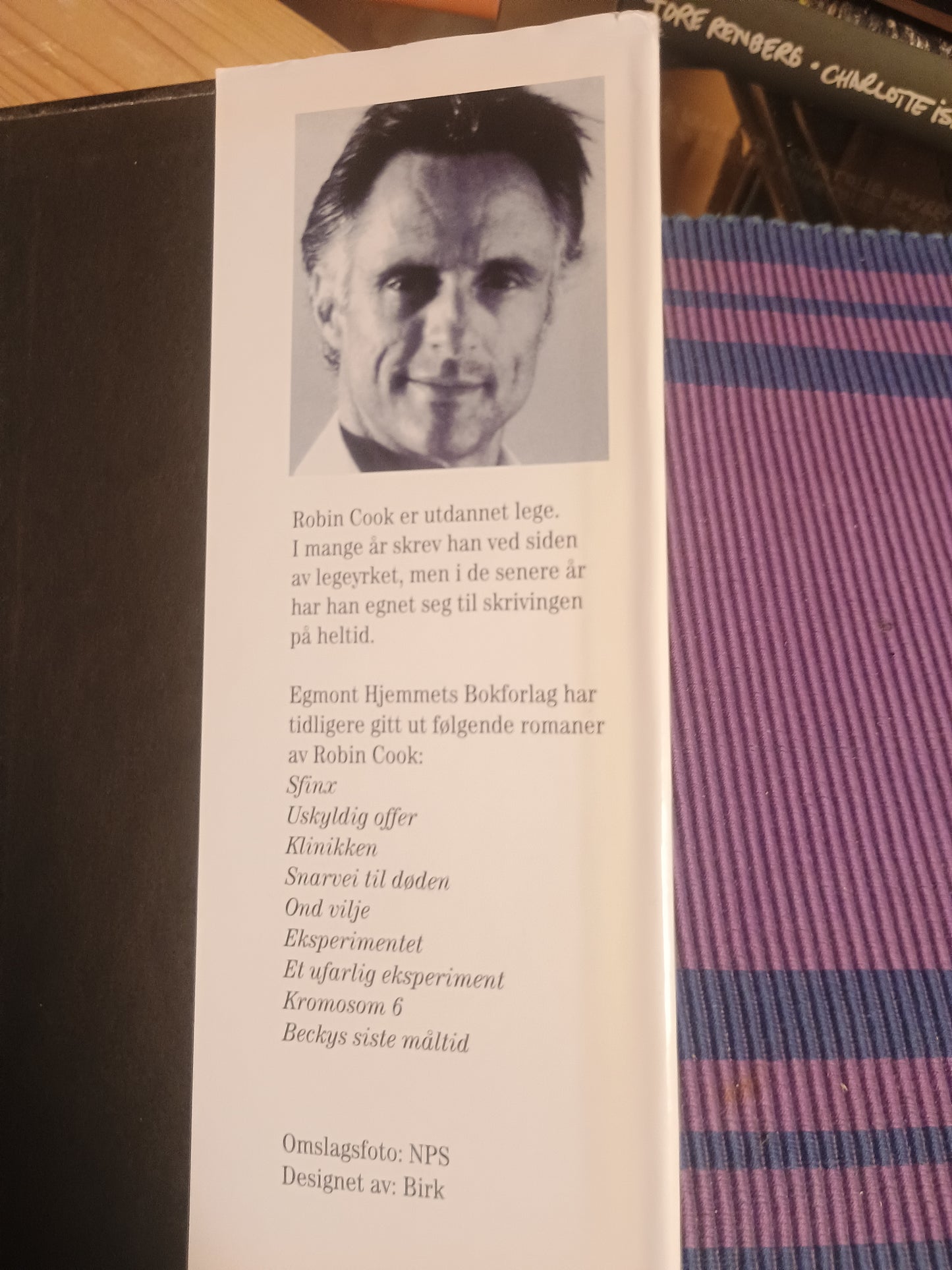 Drevet av hat, Robin Cook