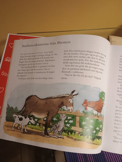 Den Röda Barnkammarboken, Annika Lundeberg