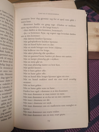 Livet er et karavanserai. Har to dører..., Emine Sevgi Özdamar