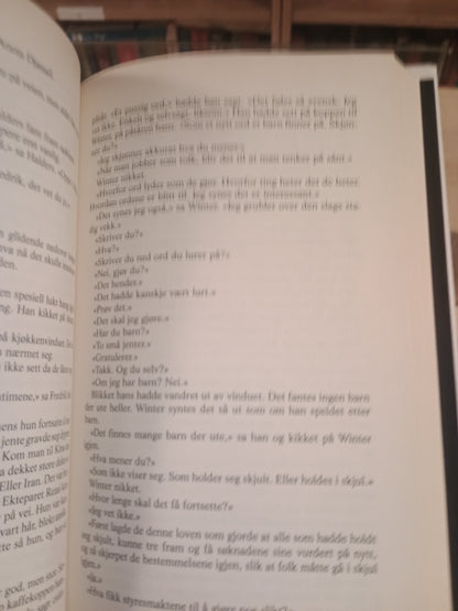 Det beste landet, Åke Edwardson