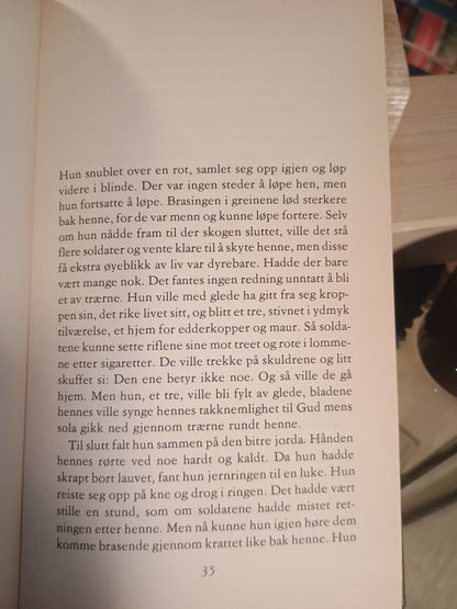 Det hvite hotellet, D. M. Thomas