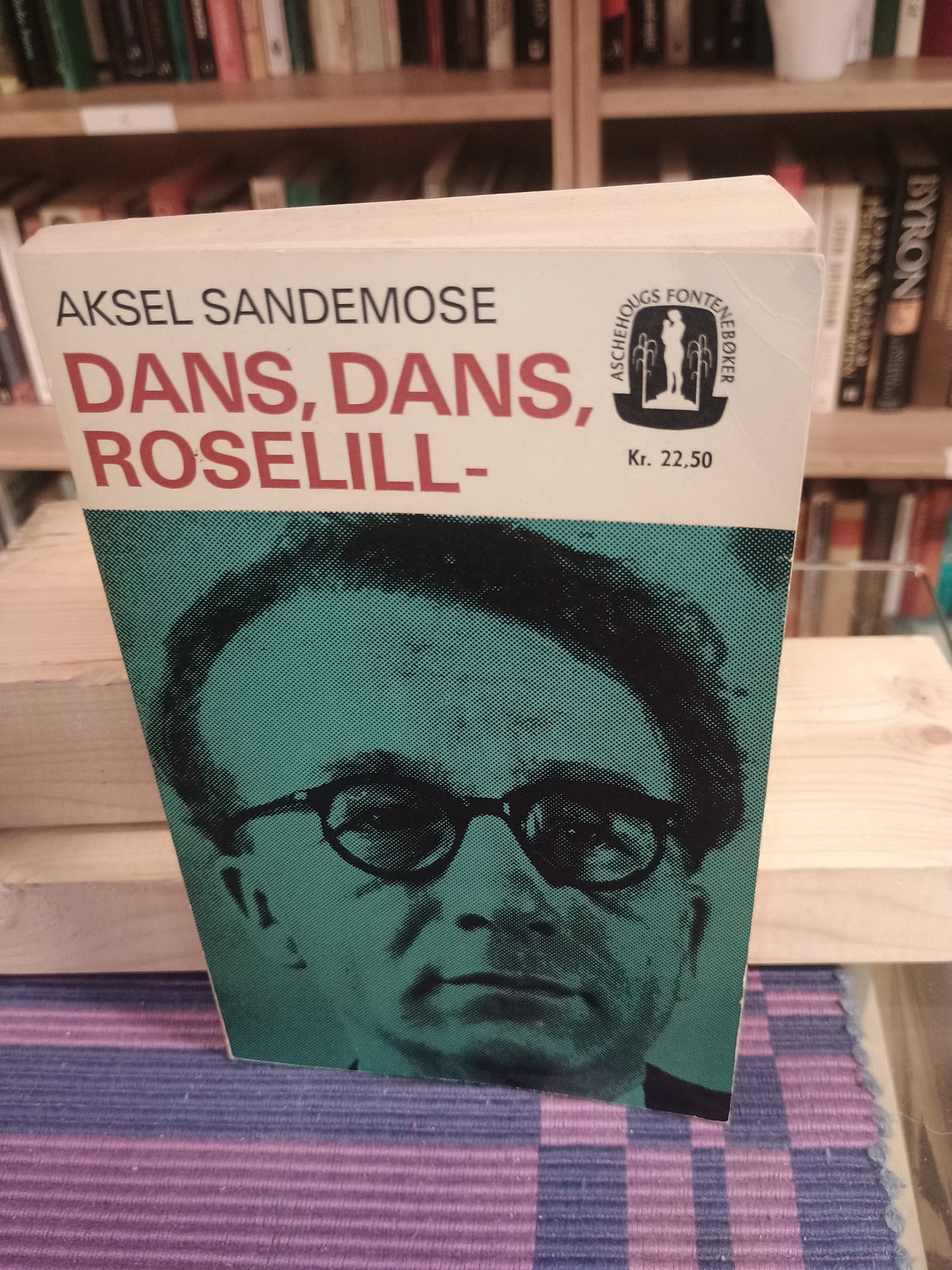 Dans, dans, Roselill -, Aksel Sandemose