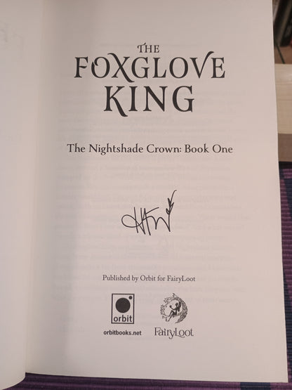 The Foxglove king, Hannah Whitten