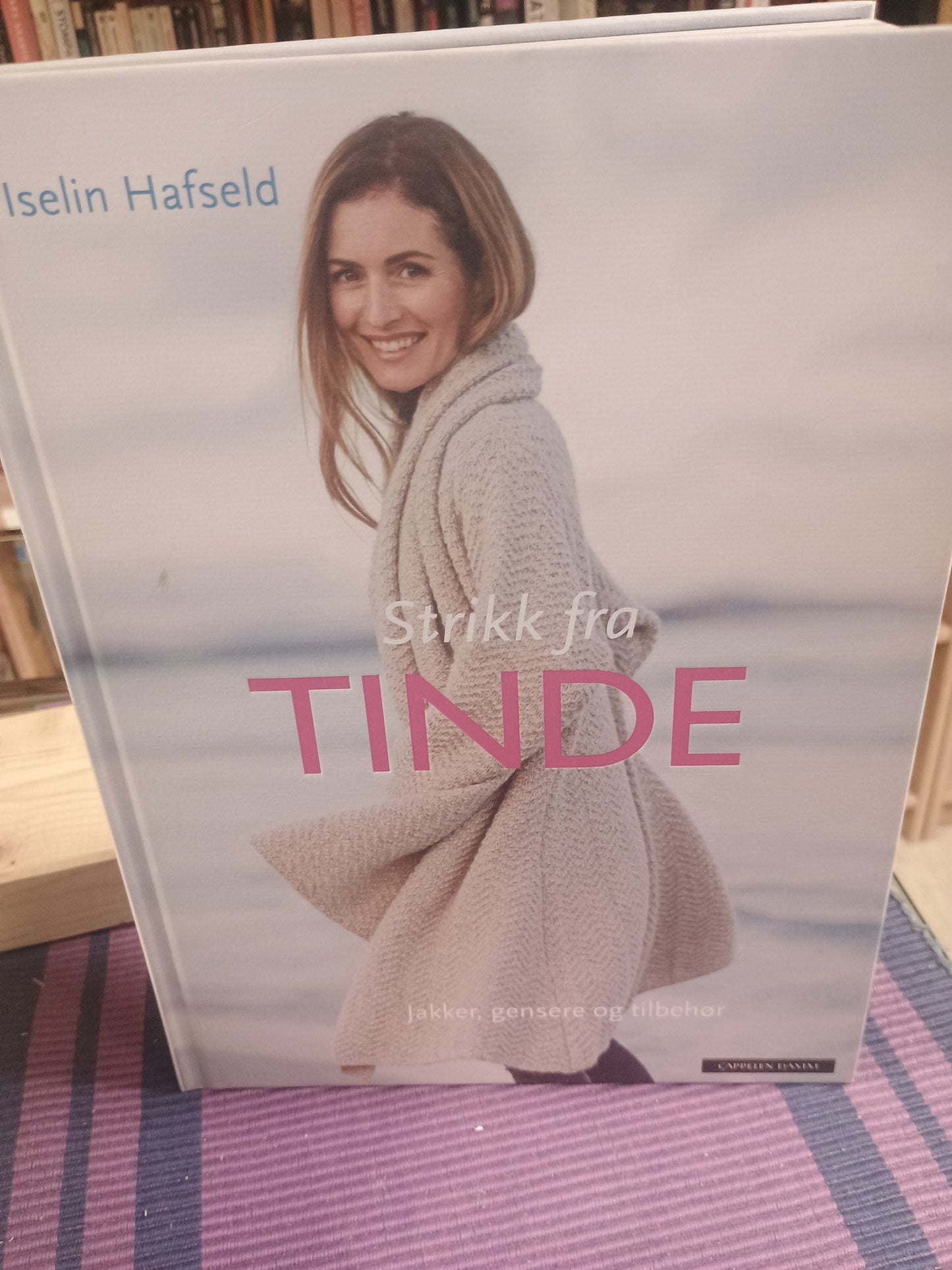 Strikk fra Tinde, Iselin Hafseld