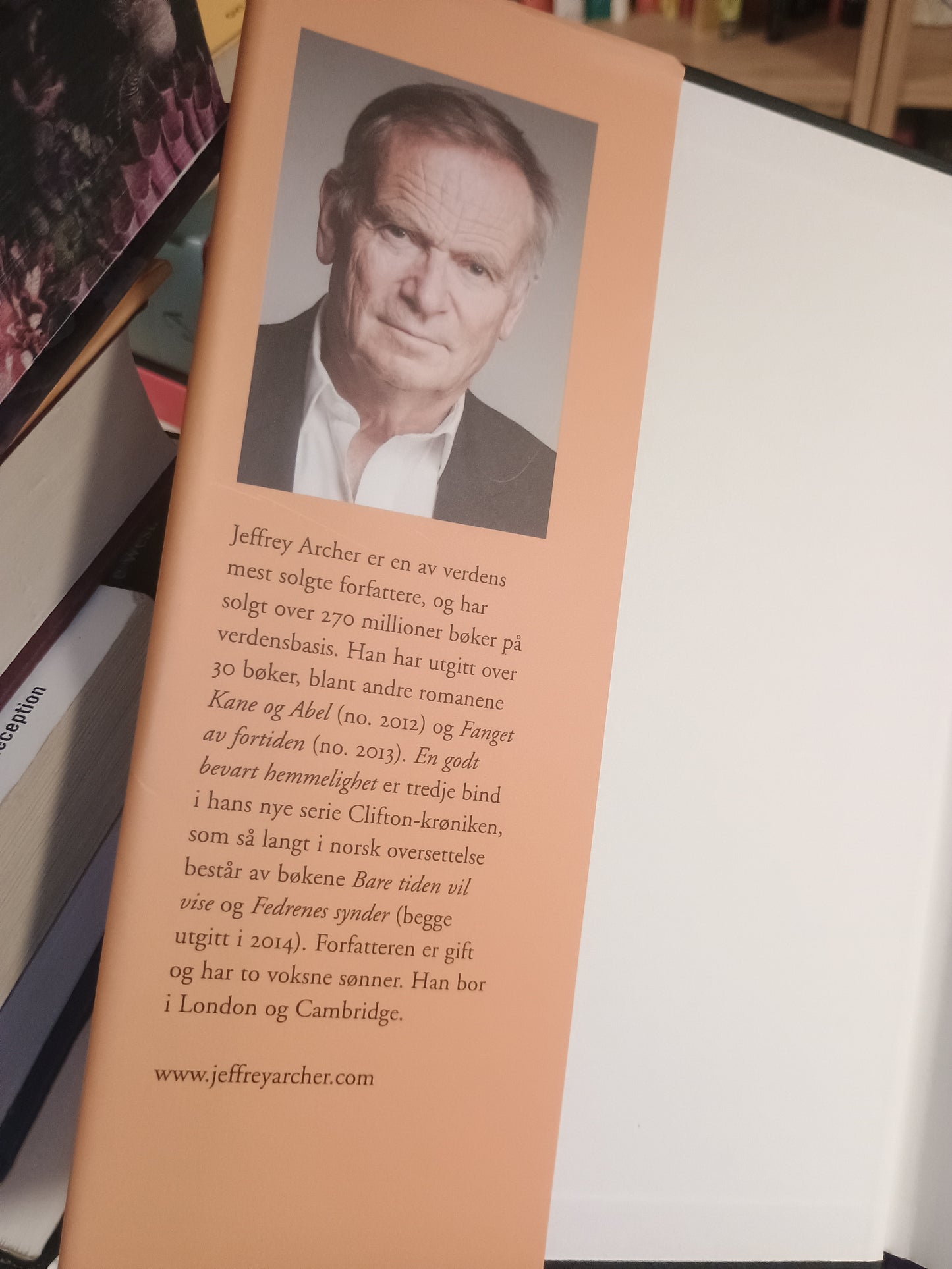 En godt bevart hemmelighet, tredje bind, Jeffrey Archer