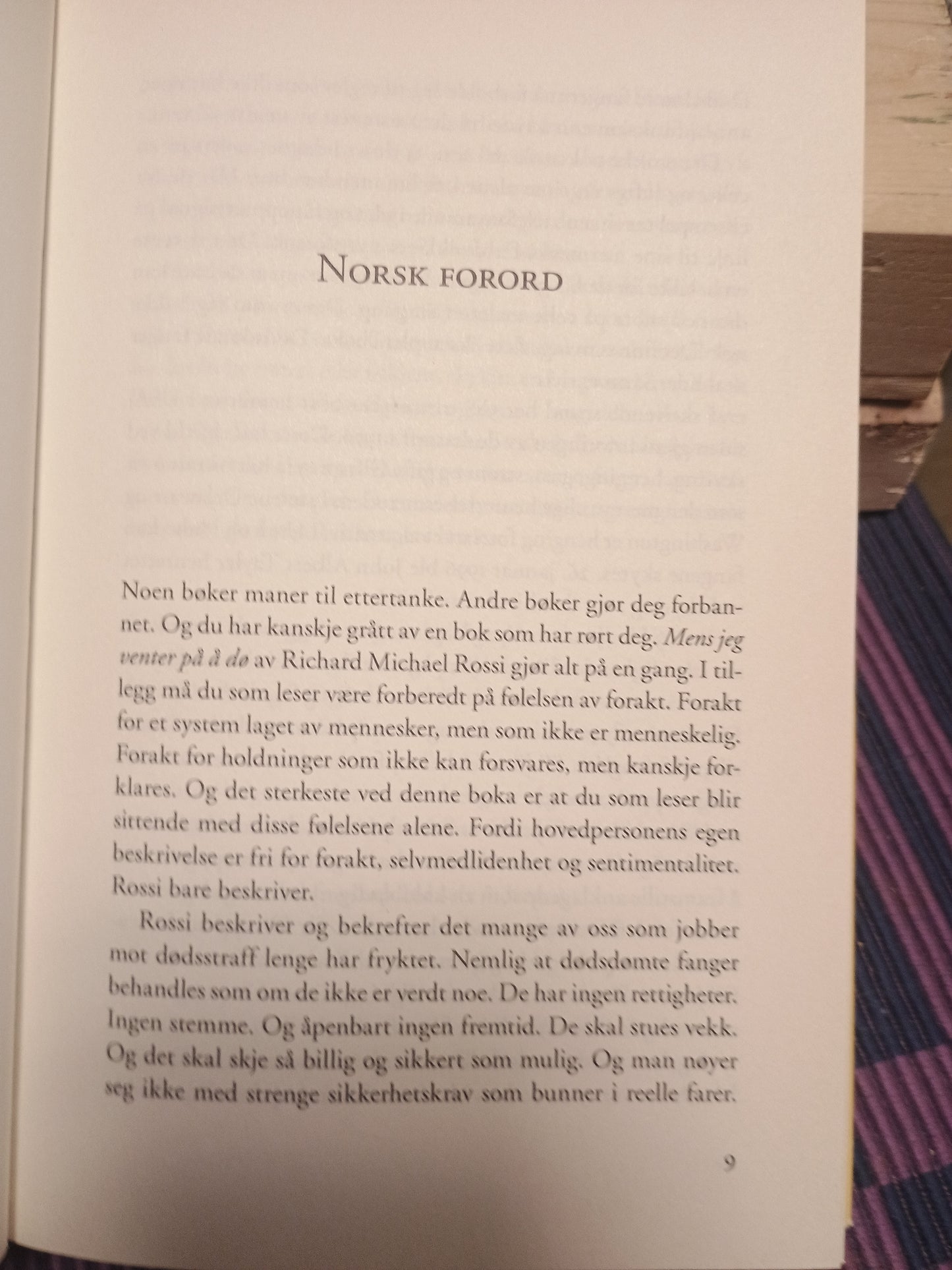Mens jeg venter på å dø, Richard Michael Rossi
