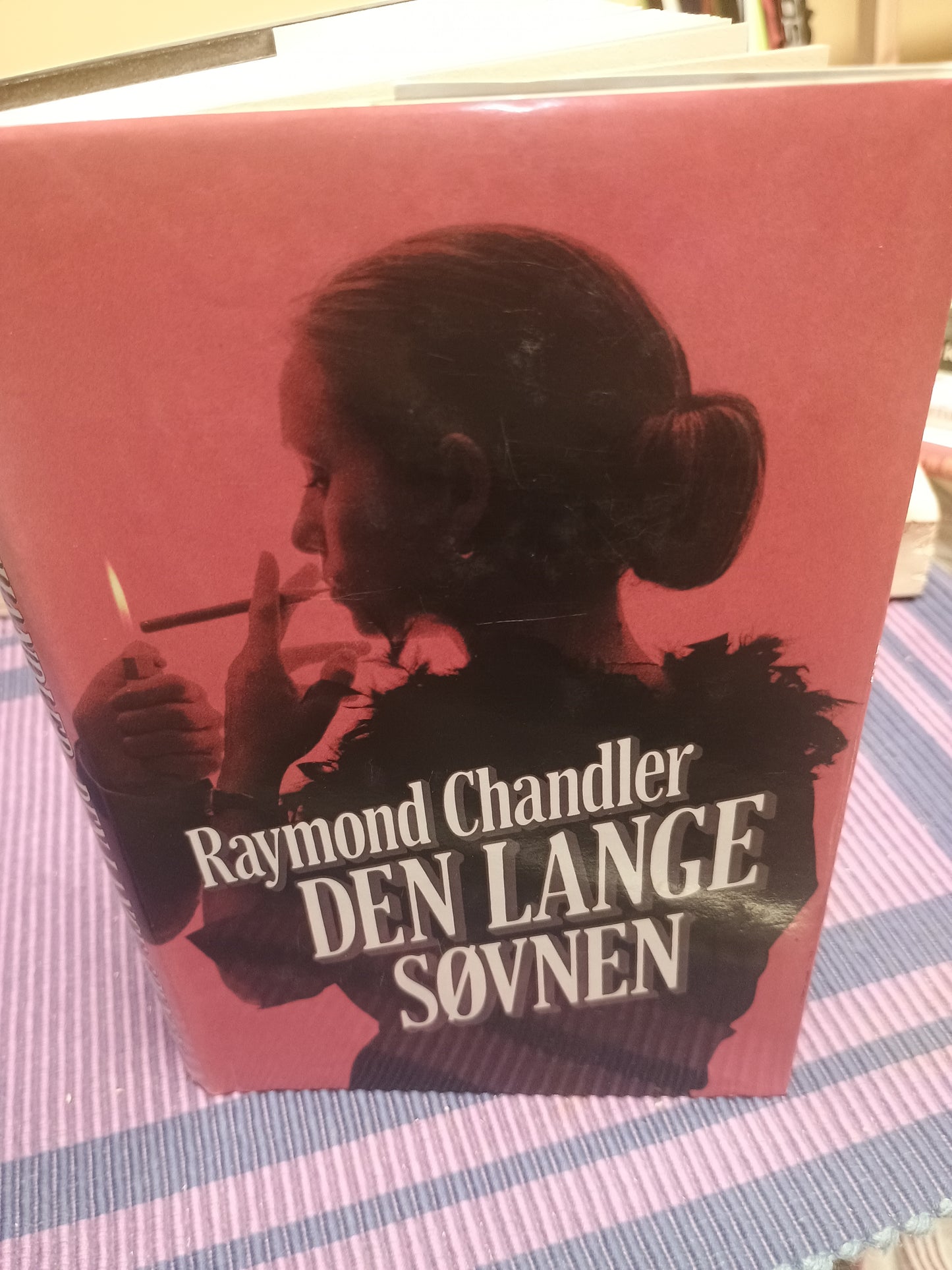 Den lange søvnen, Raymond Chandler