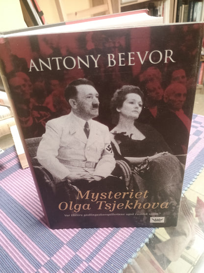 Mysteriet Olga Tsjekhova, Antony Beevor
