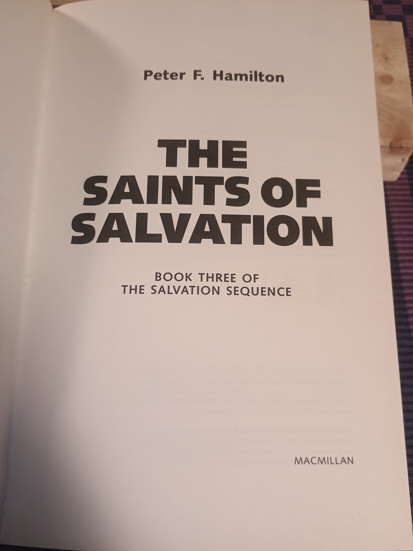 The saints of salvation, Peter F. Hamilton