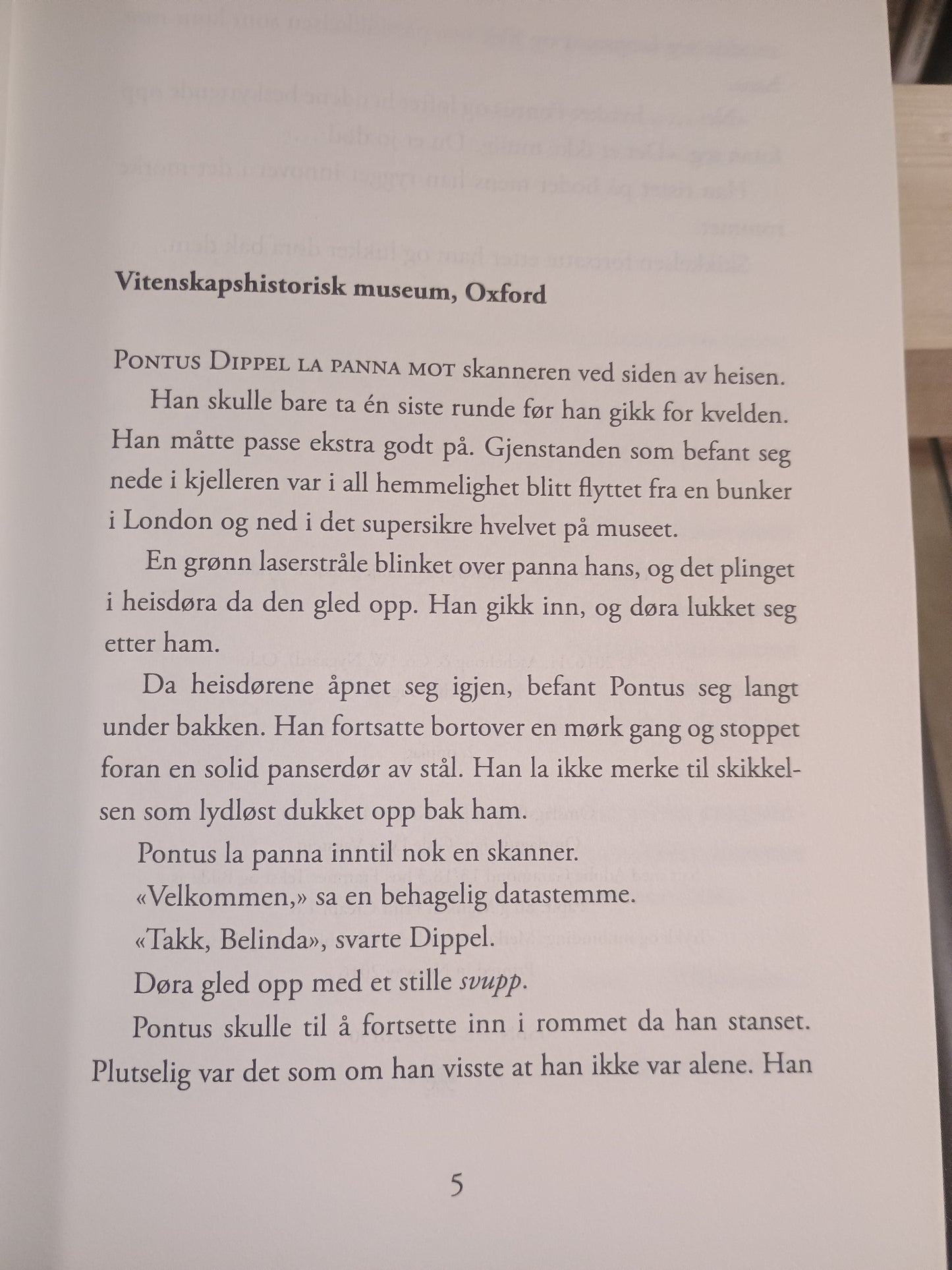 William Wenton 2: Kryptalportalen, Bobbie Peers