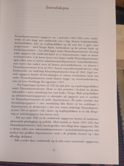 Ambisjon og tradisjon: Finansdepartementet 1945-1965, Einar Lie