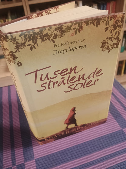 Tusen strålende soler, Khaled Hosseini