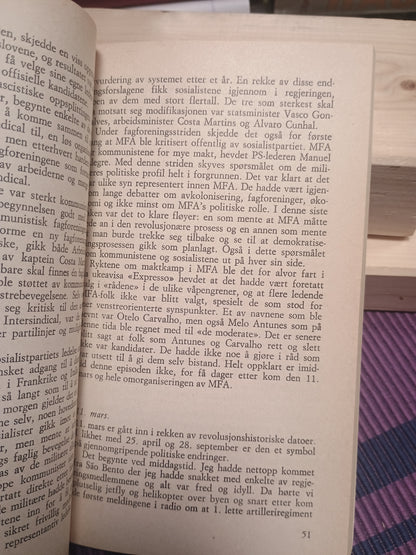 Revolusjon i Portugal - nelliker eller gevær?, Henry Notaker