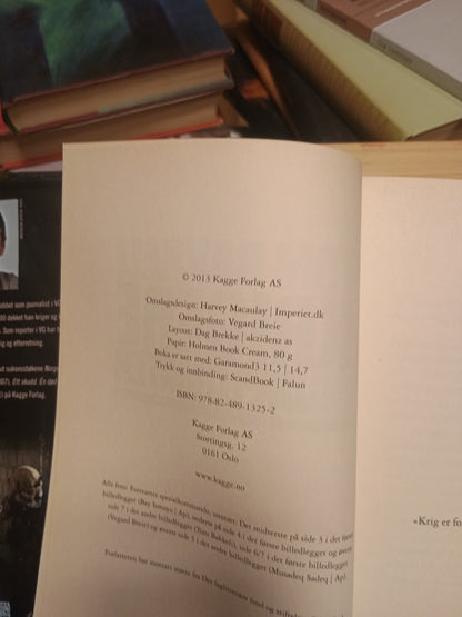 Krigere og diplomater, Tom Bakkeli