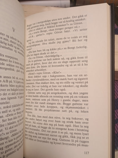 Uten en tråd, Jens Bjørneboe